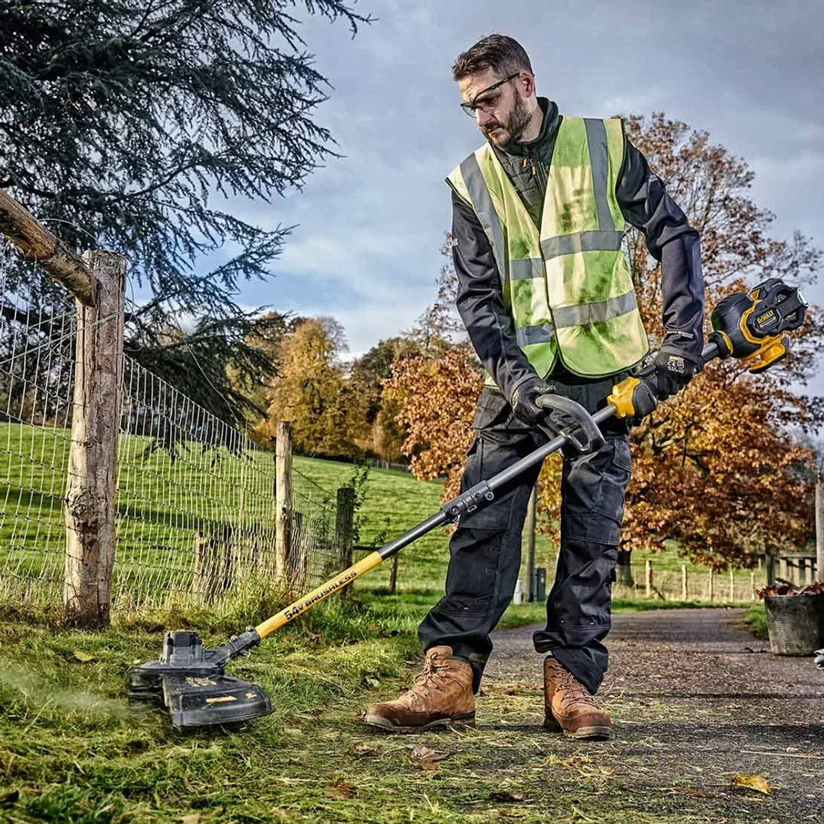 Dewalt DCM571N-XJ 54V Flexvolt Brushless Trimmer Cutter Body Only