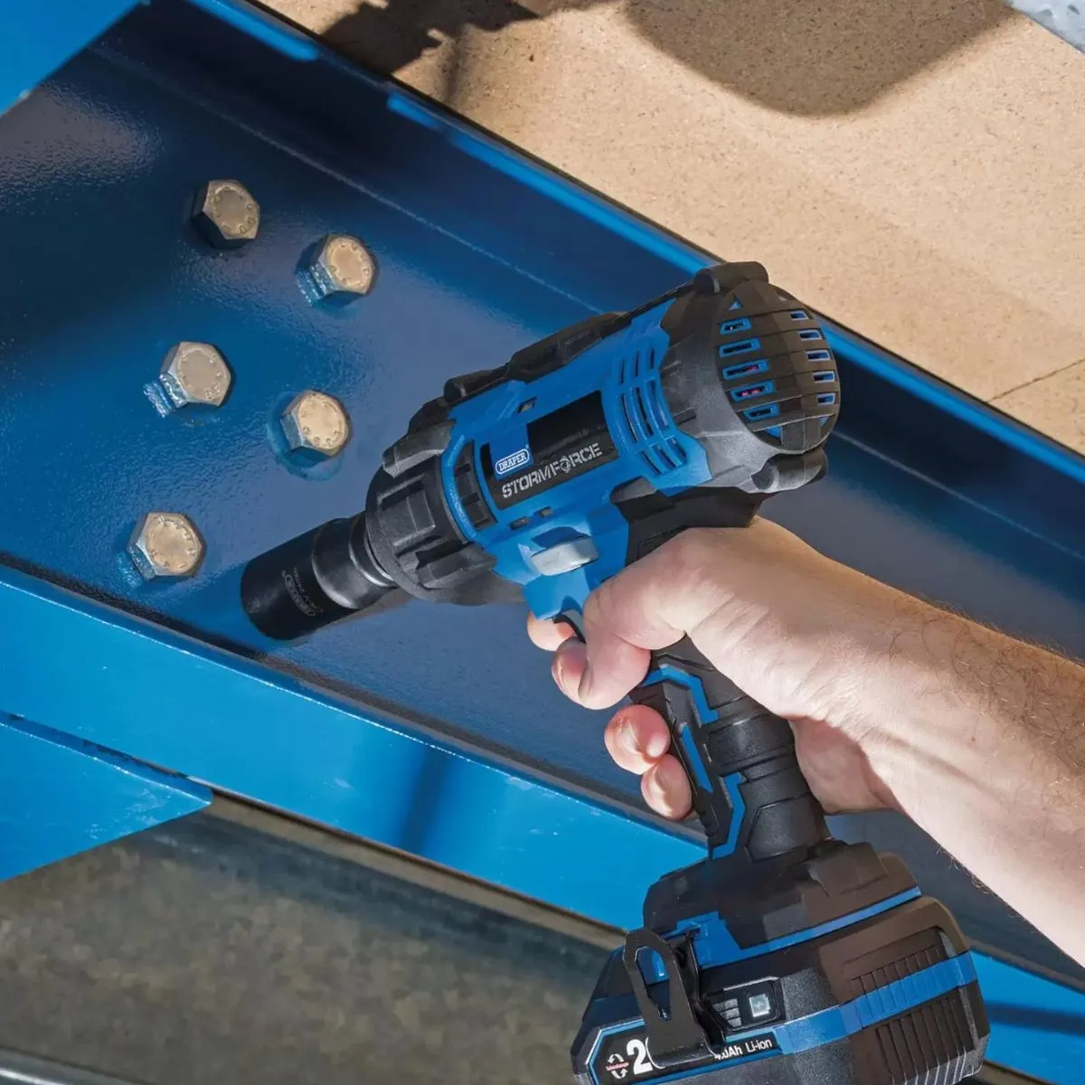 Draper Storm CIW204SF-BMC 20V Mid-Torque Impact Wrench 1/2 Sq. 1 x 4.0Ah Battery With Charger 43785