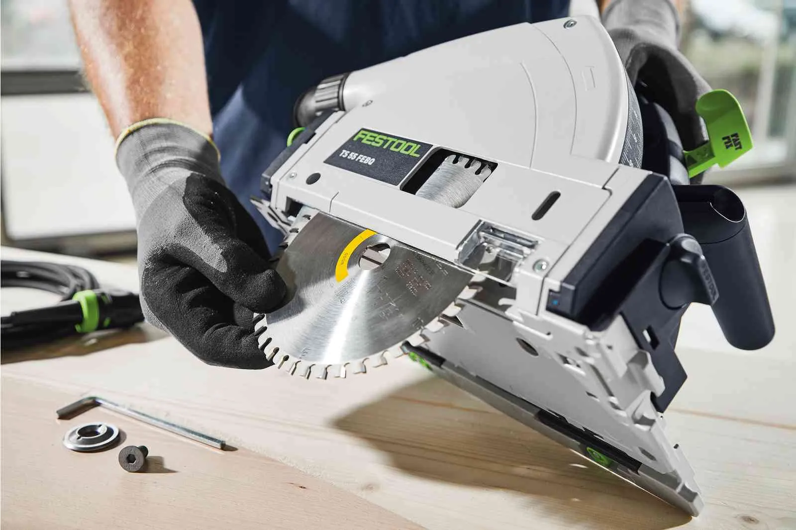 Festool TS 55 FEBQ-Plus 230V GB Circular Plunge-Cut Saw - 576706 With Guide Rail Kit Set 577932