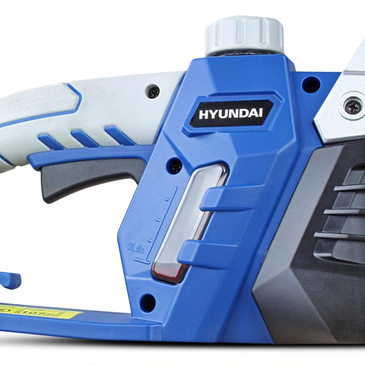 Hyundai HYC2400E 40cm Electric Chainsaw 230V/2400W Motor for Powerful Cutting and Precision
