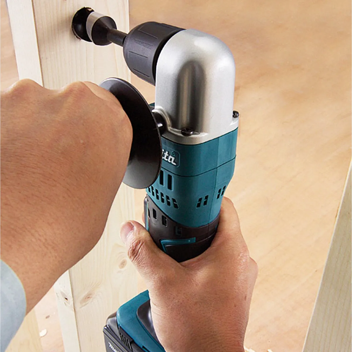Makita DDA351Z 18v Li-Ion Cordless Angle Drill with 1 x 5.0Ah Battery & Charger