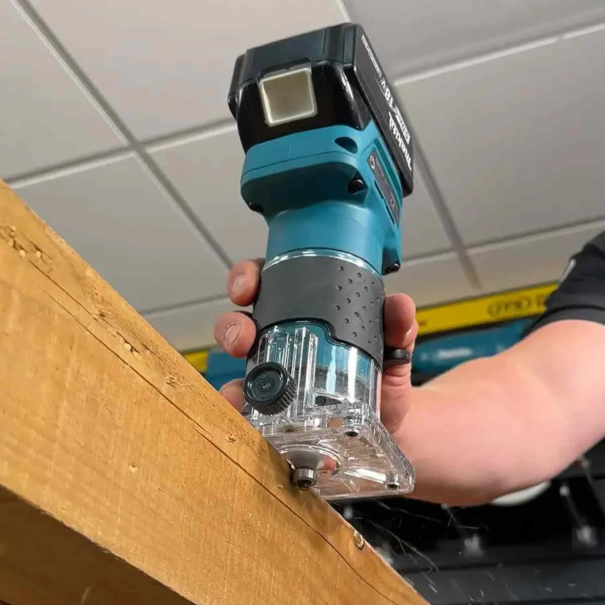 Makita DRT52Z 18V LXT Brushless 1/4 Router Trimmer with 12 Piece Cutter Set
