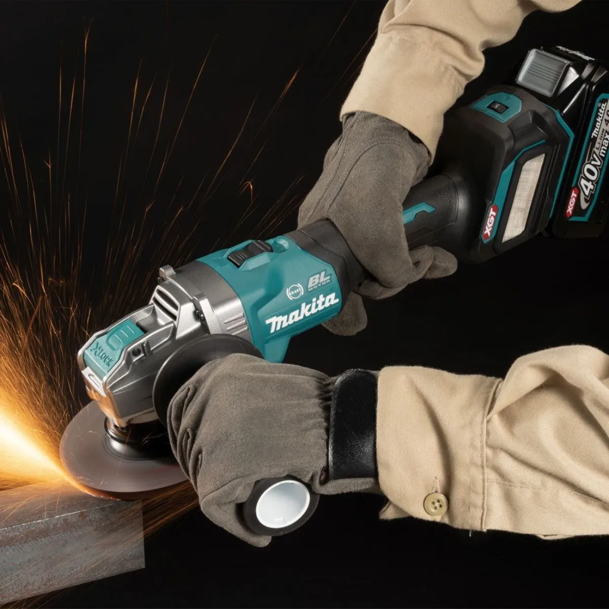 Makita GA040GZ01 40V XGT Max 115mm Brushless Angle Grinder Body Only With Carry Case