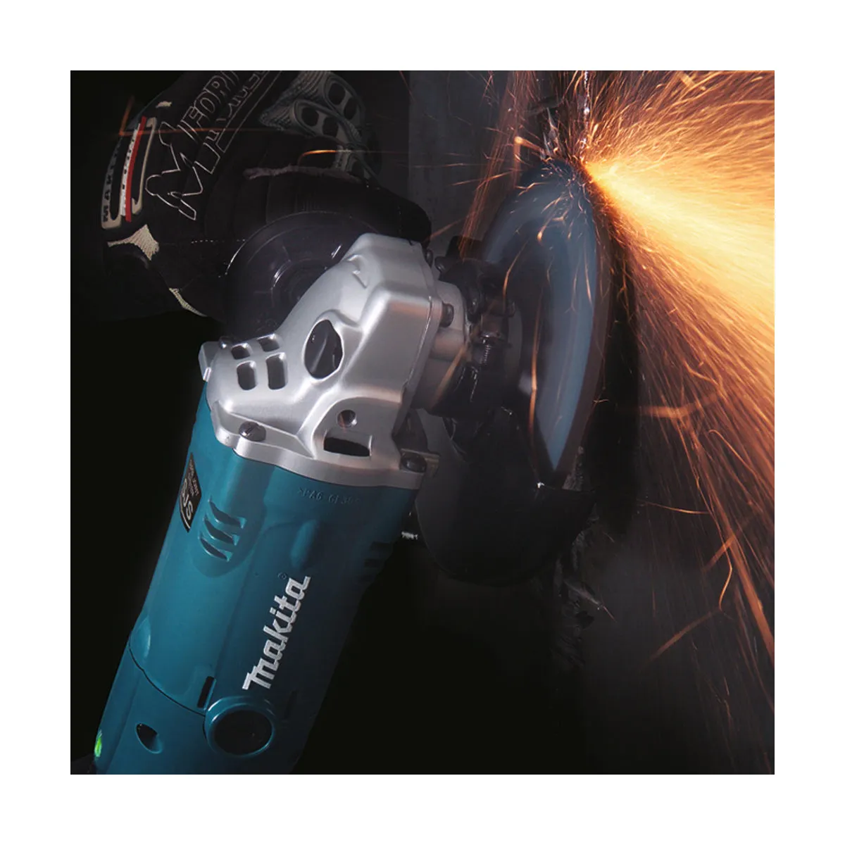 Makita GA5021/1 125mm Corded Angle Grinder 110V Heavy-Duty Grinder for Precision Cutting & Grinding