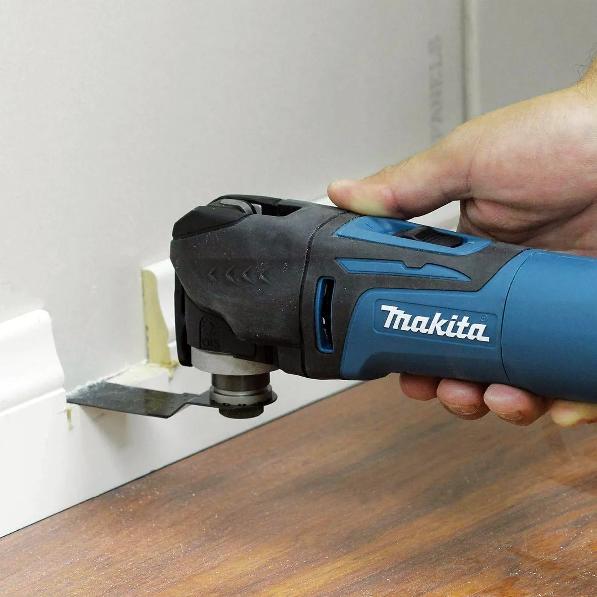 Makita TM3010CK/1 Oscillating Multi-Tool 320W With Tool-Less Blade Change 110V
