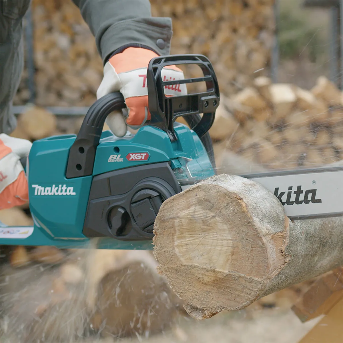 Makita UC022GZ 40V Max XGT Brushless 35cm Chainsaw Body Only