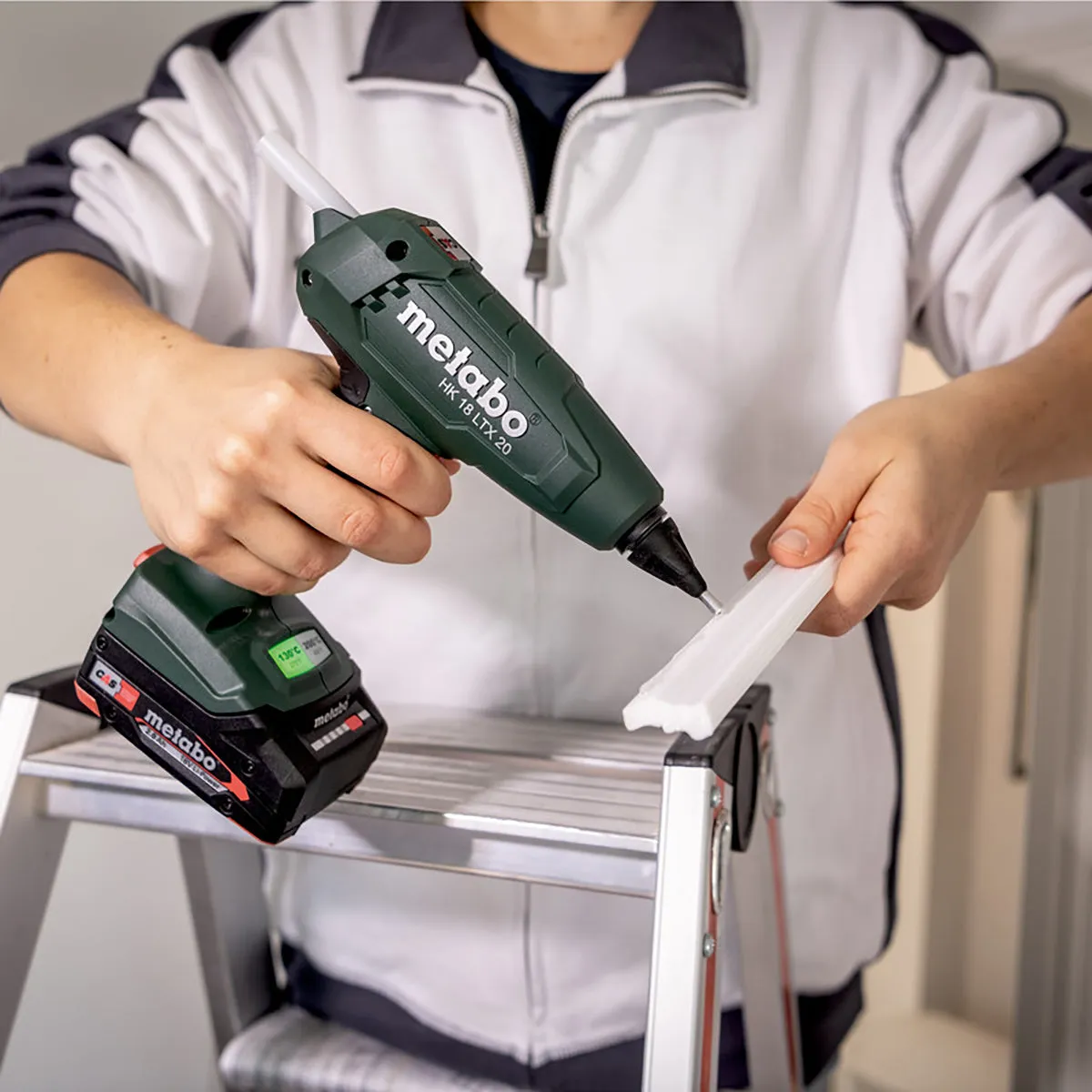 Metabo HK 18 LTX 20 18V Hot Glue Gun with 26 Piece Glue Sticks & 1 x 5.2Ah Battery Charger & Metabox