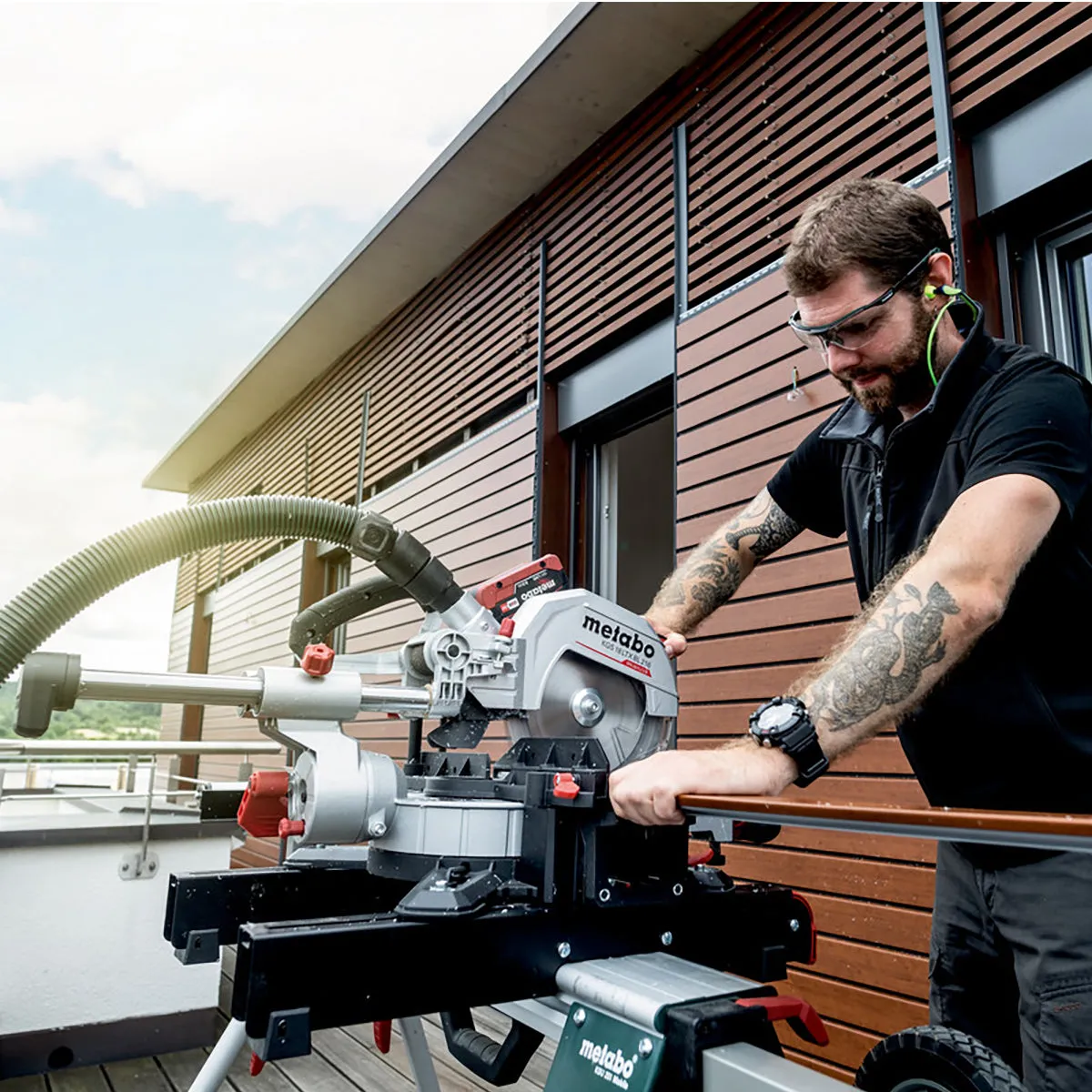 Metabo KGS 18 LTX BL 216 18V 216mm Brushless Sliding Mitre Saw with KSU 401 Stand