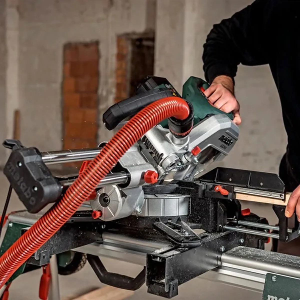 Metabo KGS 216mm Single Bevel Sliding Mitre Saw 240V with Universal Leg Stand