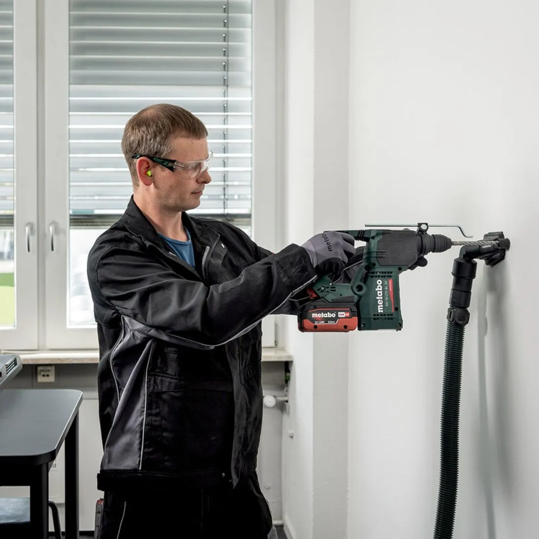 Metabo KH 18 LTX BL 24 18V Brushless SDS  Hammer Drill with 1 x 5.2Ah Battery Charger & Metabox