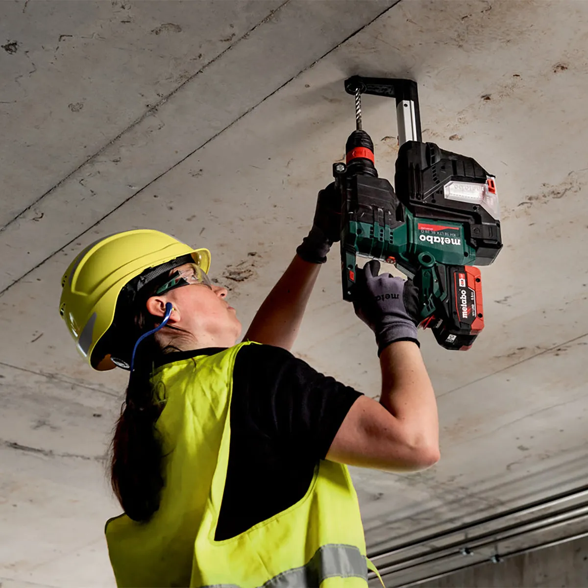 Metabo KH 18 LTX BL 28 Q 18V Brushless SDS  Combination Hammer Drill Body Only in Metabox 601715840