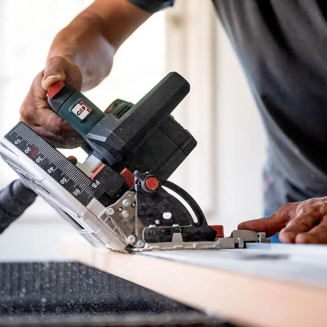 Metabo KT 18 LTX 66 BL 18V Brushless Plunge Saw with 2 x 5.2Ah Battery Charger & 1600mm Guide Rail Kit