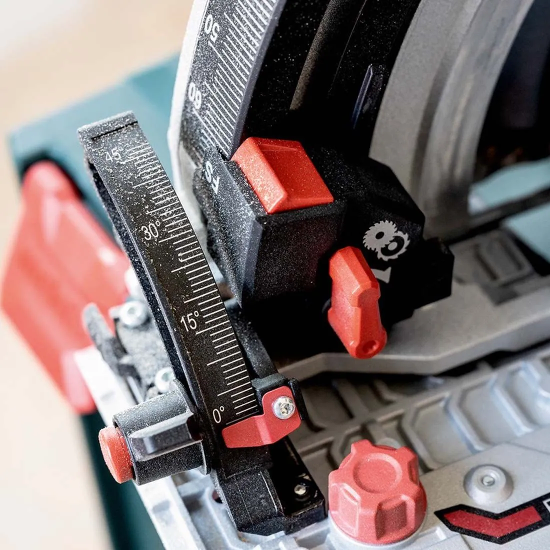 Metabo KT 18 LTX 66 BL 18V Brushless Plunge Saw with 2 x 5.2Ah Battery Charger & 1600mm Guide Rail Kit