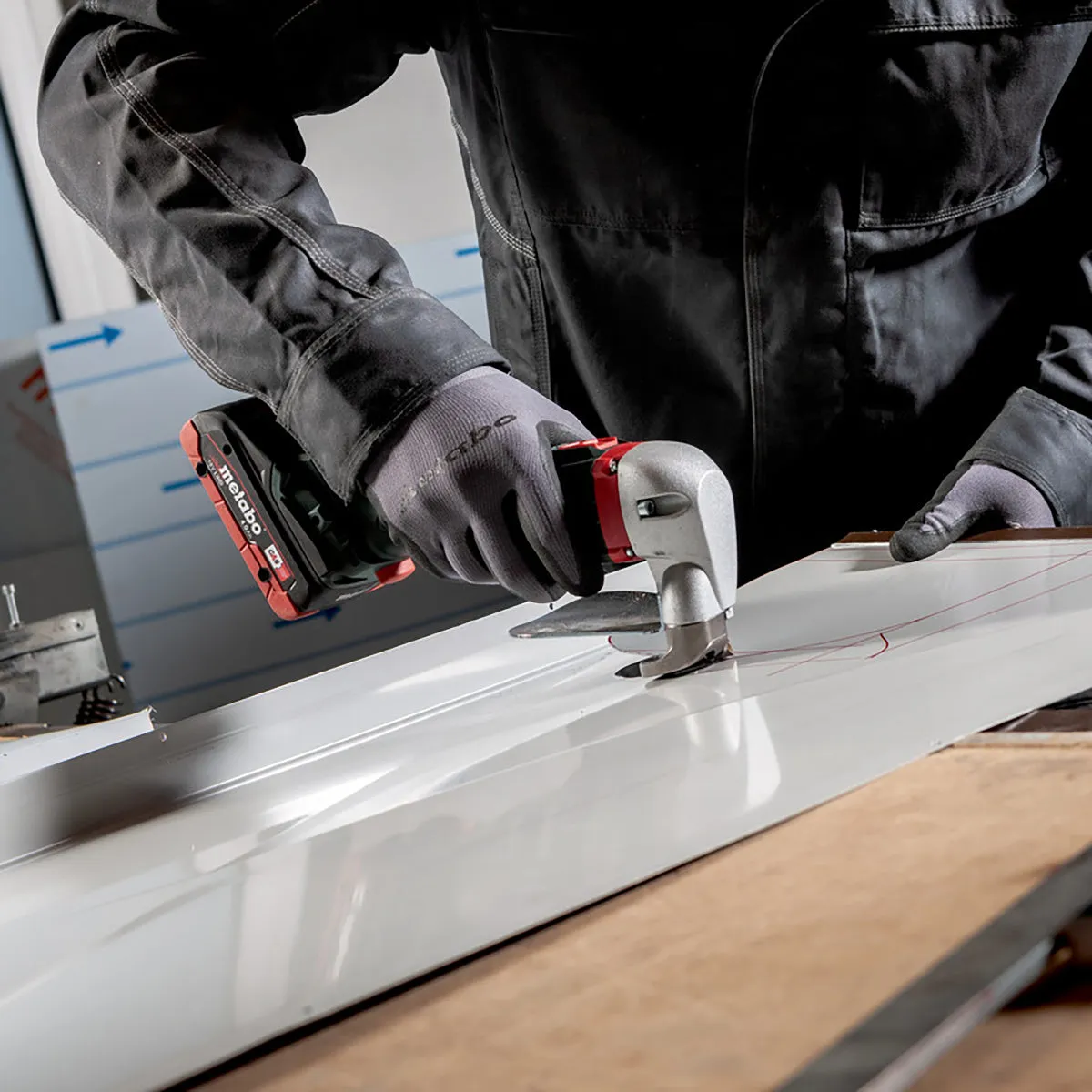 Metabo SCV 18 LTX BL 1.6 18V Brushless Metal Shear with 1 x 5.2Ah Battery Charger & Metabox