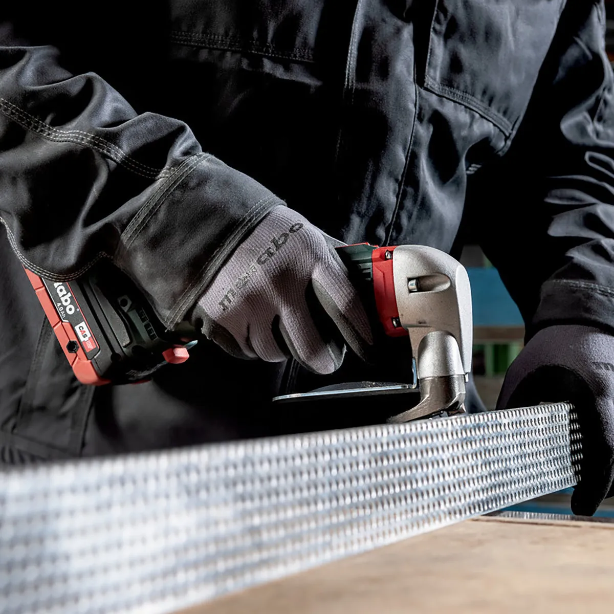 Metabo SCV 18 LTX BL 1.6 18V Brushless Metal Shear with 1 x 5.2Ah Battery Charger & Metabox