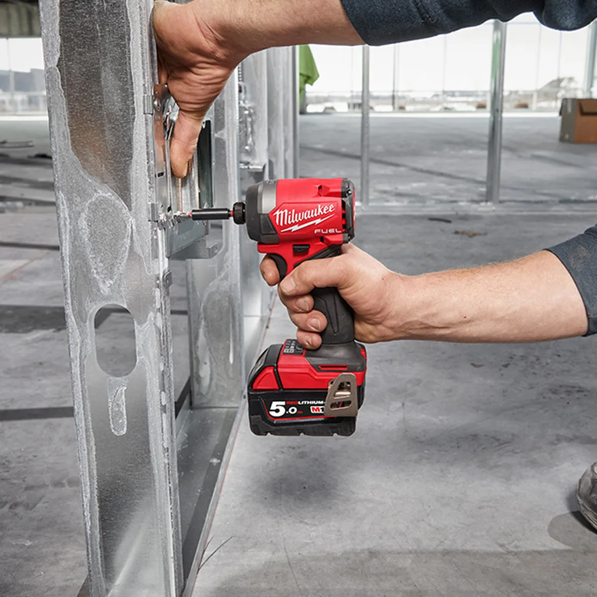 Milwaukee 18V Brushless Twin Pack Impact Driver   Combi Drill with 2 x 5.0Ah Battery T4TKIT-16181