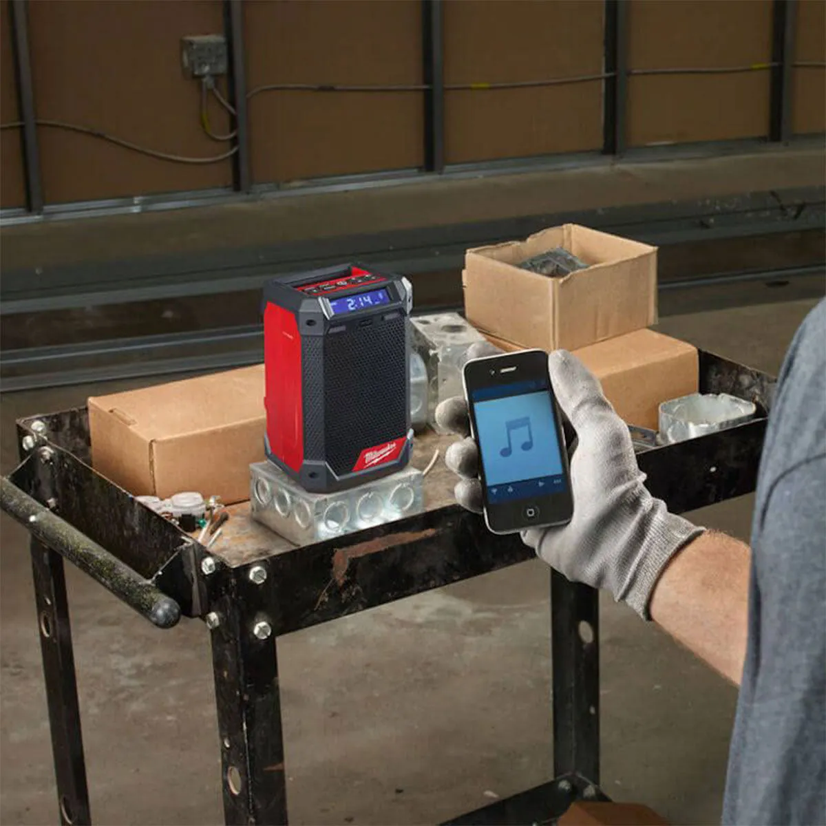 Milwaukee M12RCDAB -0 12V Radio and Charger with 5.0Ah Battery