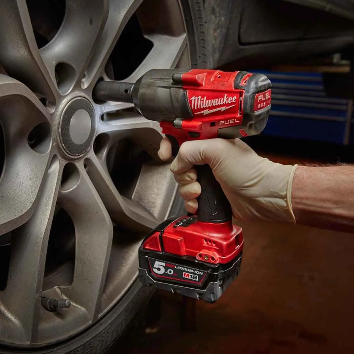 Milwaukee M18FMTIW2F12-0X 18V Brushless 1/2 Impact Wrench with 1 x 5.0Ah Battery Charger & Case