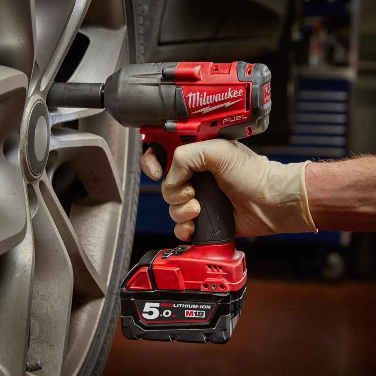 Milwaukee M18FMTIW2F12-0X 18V FUEL Brushless 1/2 Impact Wrench with Impact Socket