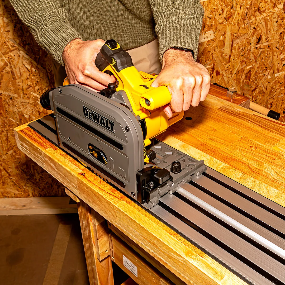 Plunge Saw Accessories 2 x 1.5m Guide Rail with Connector & Bag for Dewalt DWS520. DCS520N