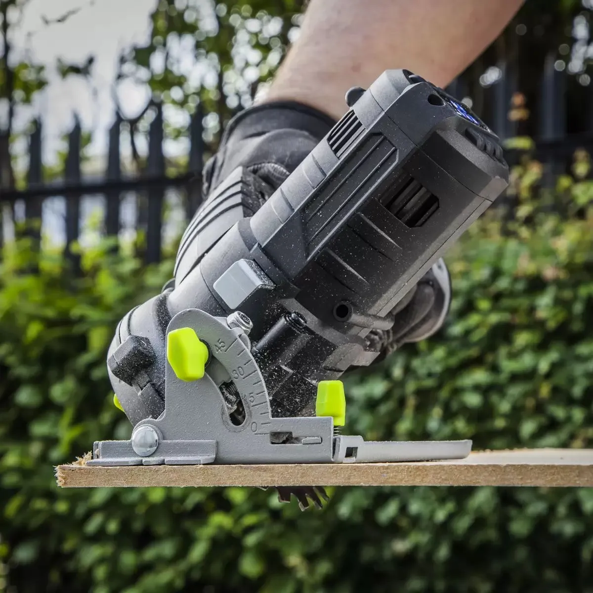 Sealey CP108VCS 10.8V Cordless 85mm Circular Saw Compact. lightweight With Battery & Charger