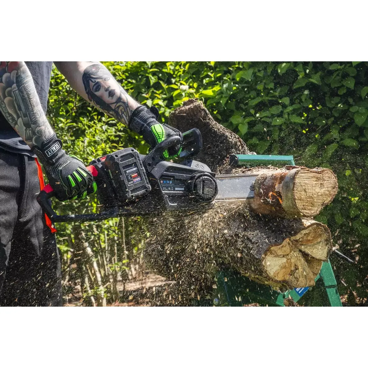 Sealey CP40VCSKIT 40V 35cm Cordless Chainsaw Kit With 2 battries & charger