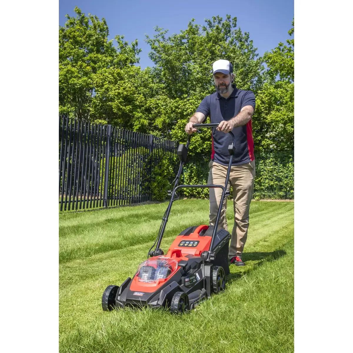 Sealey CP40VLMKIT 40V 40cm Cordless Lawn Mower Kit With 2 battries & charger