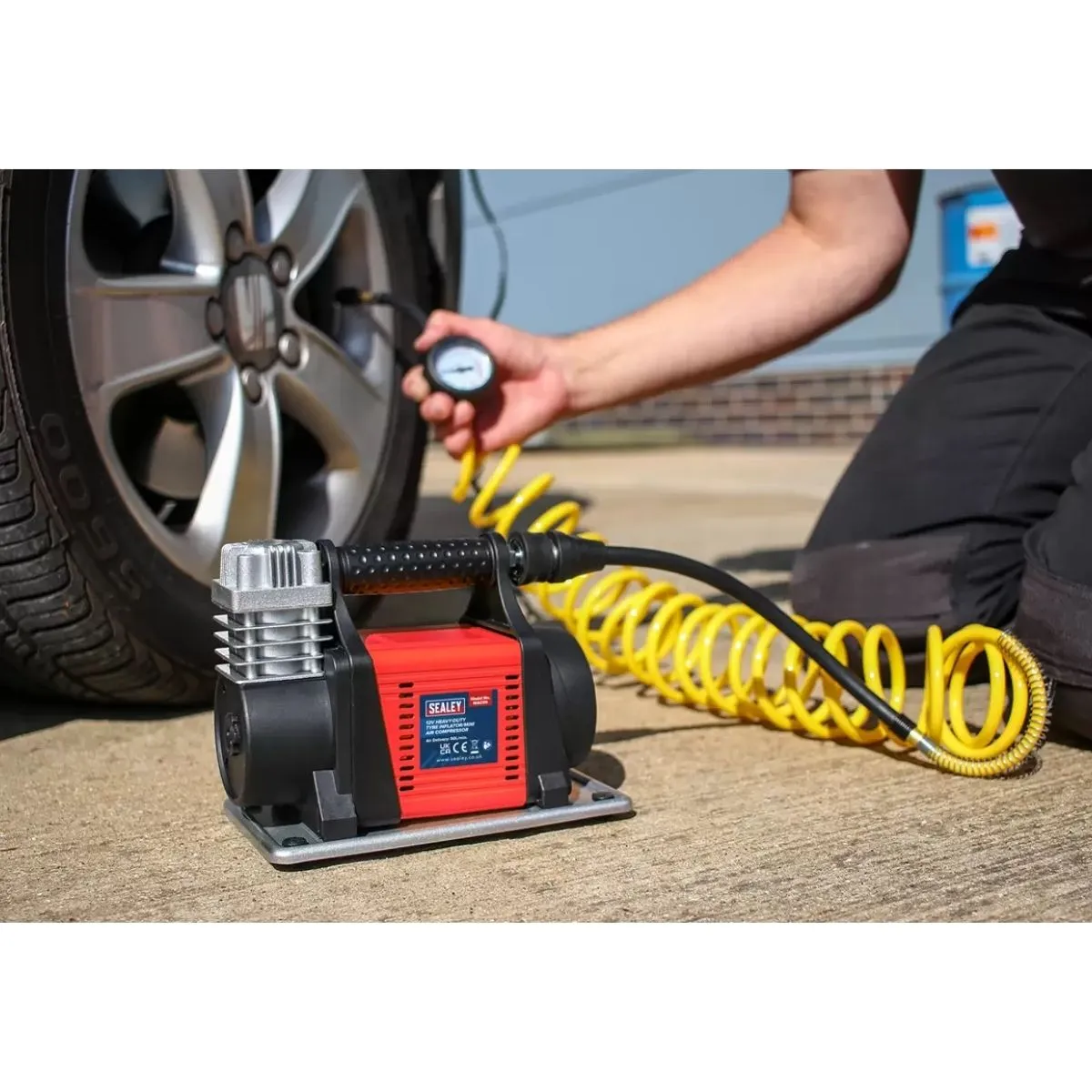 Sealey MAC05 12V Tyre Inflator/Mini Air Compressor Heavy-Duty
