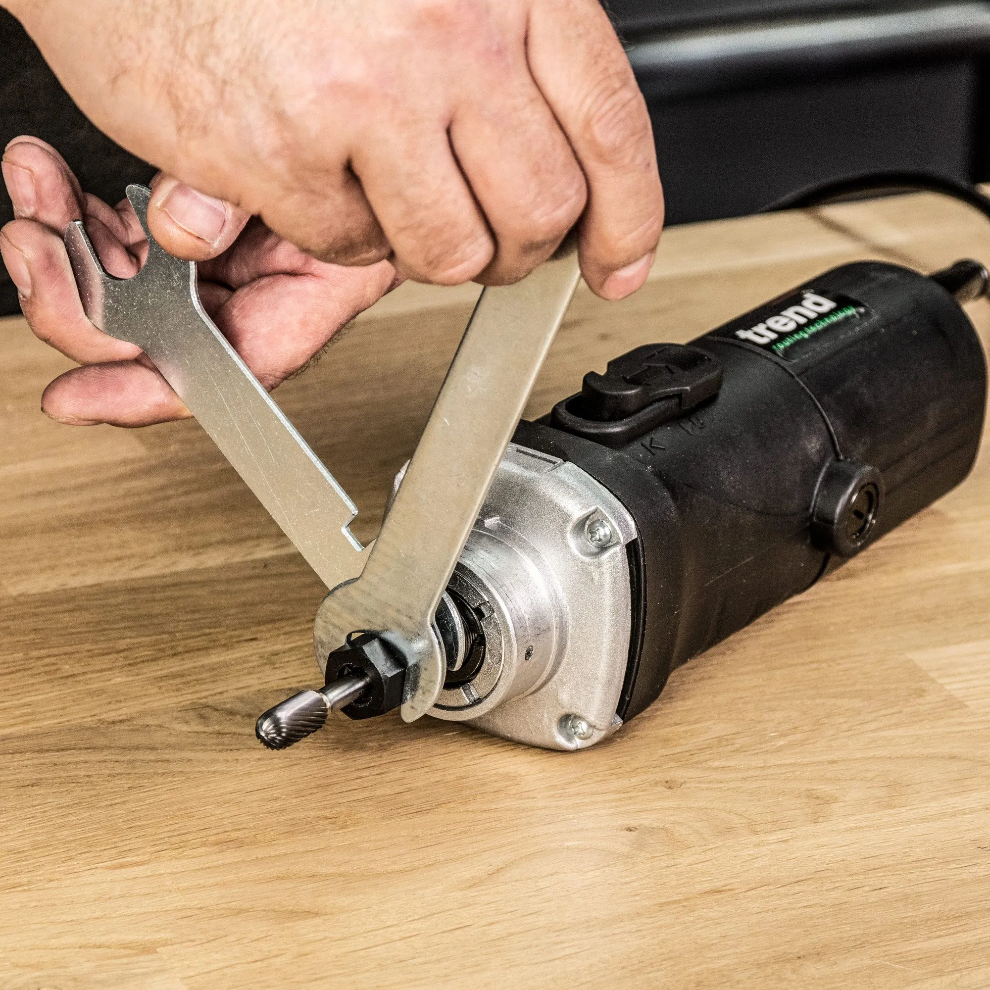 Trend T4ELK 1/4 Variable Speed Router 110V 850W with 12 Piece Cutter Set
