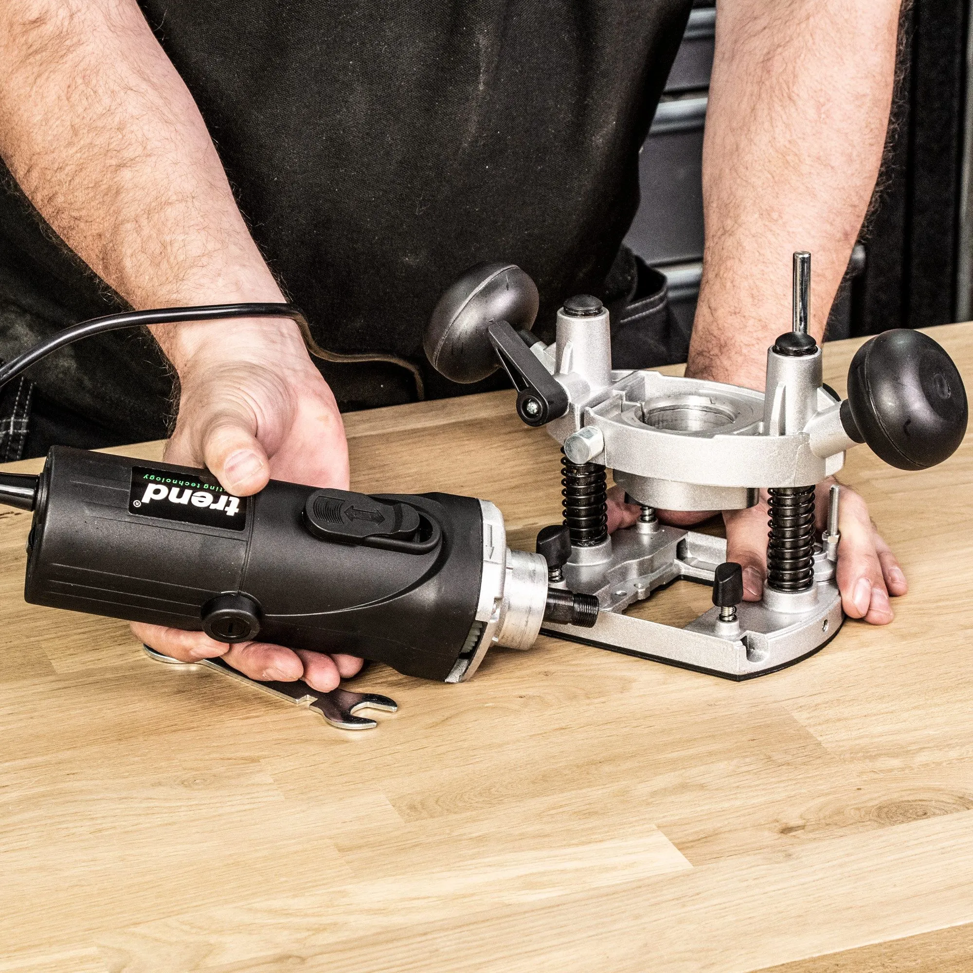 Trend T4ELK 1/4 Variable Speed Router 110V 850W with 12 Piece Cutter Set